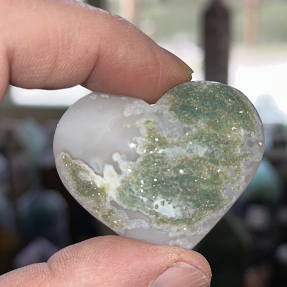 3 Hand Carved Crystal Hearts! River Agate. Sodalite And Flower Agate - Picture 4 of 5